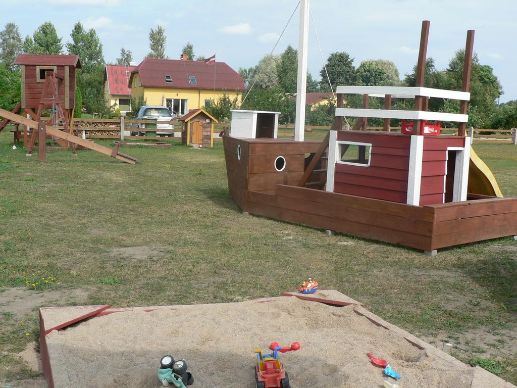 Guest House Podnieki Ventspils Exterior photo